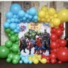 Фотозона с воздушными шарами и героями комиксов «Мстители»