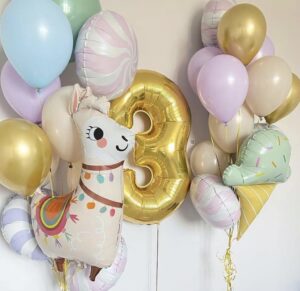 Композиция из воздушных шариков на день рождения 3 года – «Забавная лама»