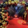 Фотозона с воздушными шарами в стиле «Оскар»