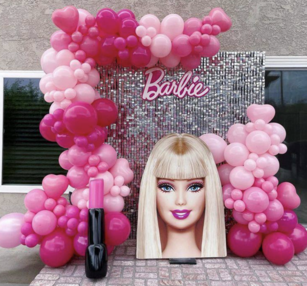 Фотозона с Барби «Barbie» и пайетками 2,1 на 2,1 м