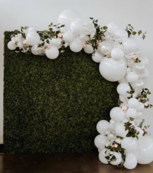 Фотозона на свадьбу «Зеленая стена»